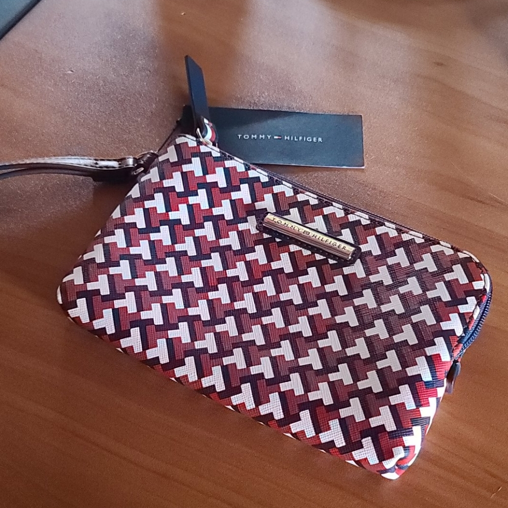 💖Host Pick💖NWT Tommy Hilfiger wristlet